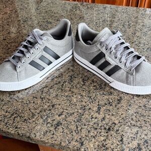 Adidas Men's Gray and Black Sneakers